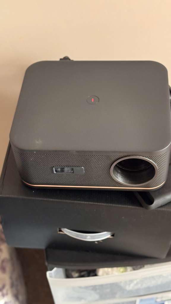 HAPPRUN 2000 ANSI 4K Decoding Projector with WiFi and Bluetooth, Auto Focus customer photo 2