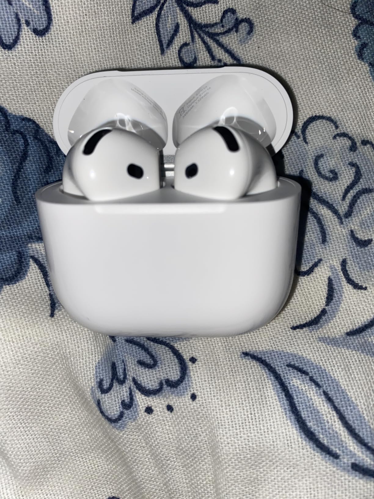Apple AirPods 4 Wireless Earbuds, Bluetooth Headphones, Personalized Spatial Audio, Sweat and Water Resistant, USB-C Charging Case, H2 Chip, Up to 30 Hours of Battery Life customer photo 2