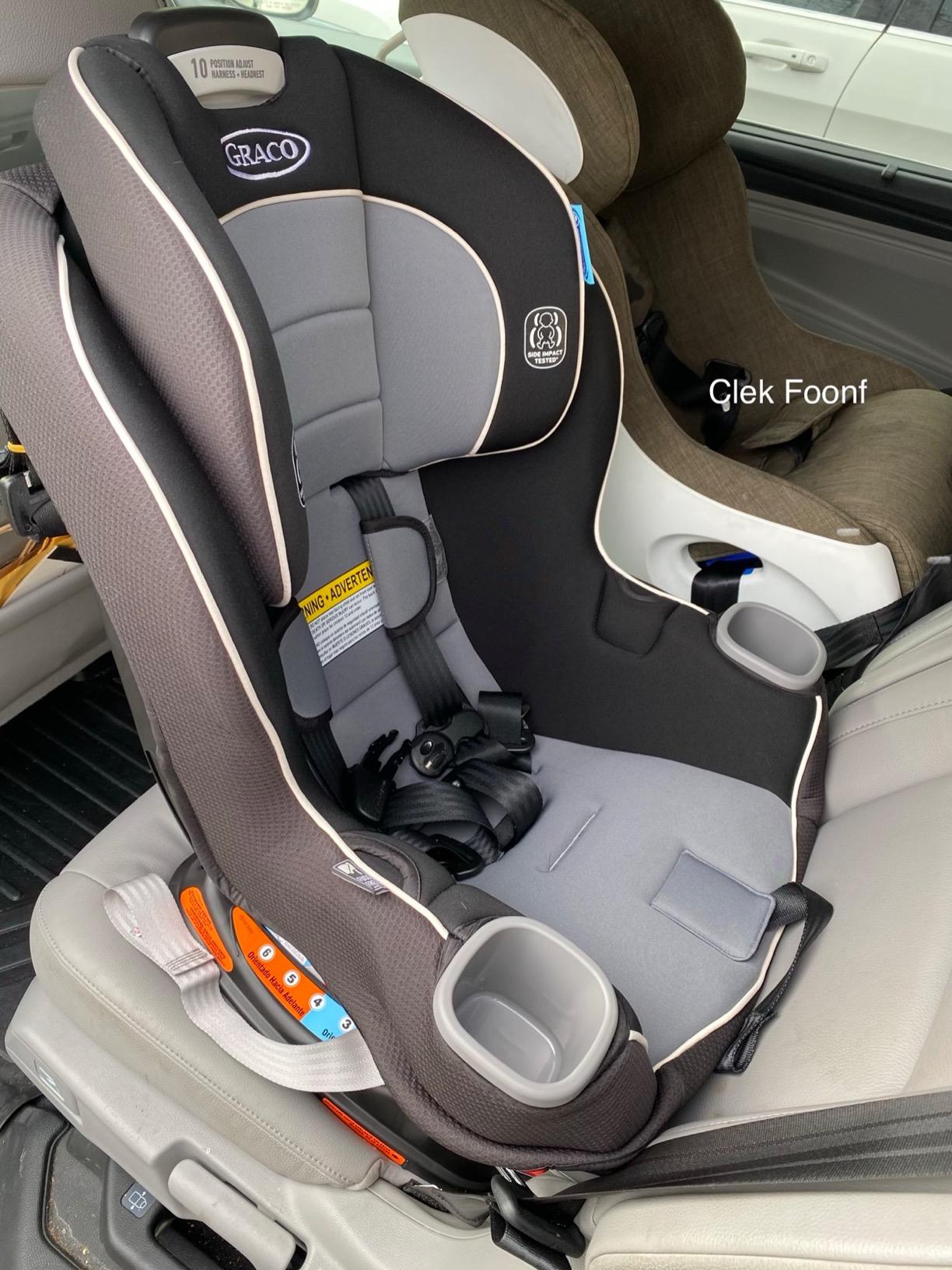 Graco Extend2Fit Convertible Car Seat, Rear and Forward Facing Car Seat with Adjustable Extension Panel for Extra Legroom, Great Gift for Baby Shower or Baby Registry, Gotham customer photo 1