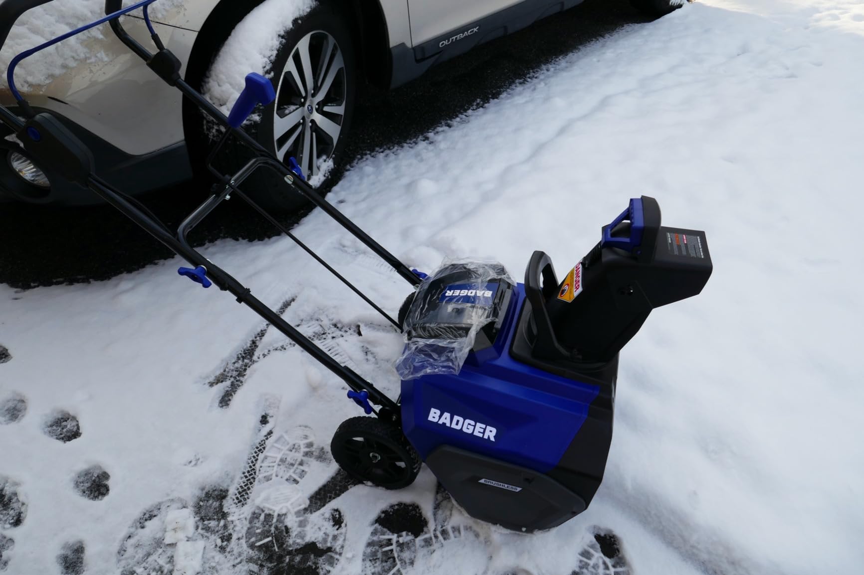 Wild Badger Power 40V 20-Inch Brushless Cordless Electric Snow Blower, Two 4.0Ah Batteries and Fast Charger, LED Lights, Lightweight for Driveways & Sidewalks customer photo 1