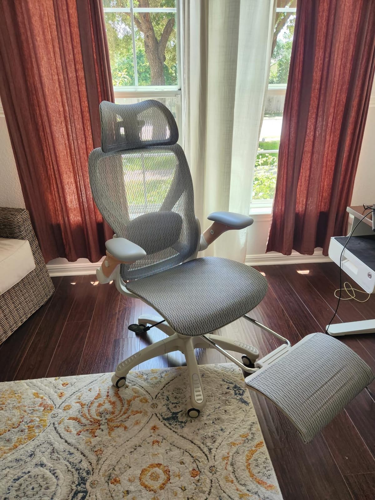 X100 Ergonomic Mesh Office Chair with Footrest, Big and Tall Home Desk Chair with 5D Flip-Up Arms, Adjustable 3D Lumbar Support, Gaming & Executive Computer Chairs customer photo 1