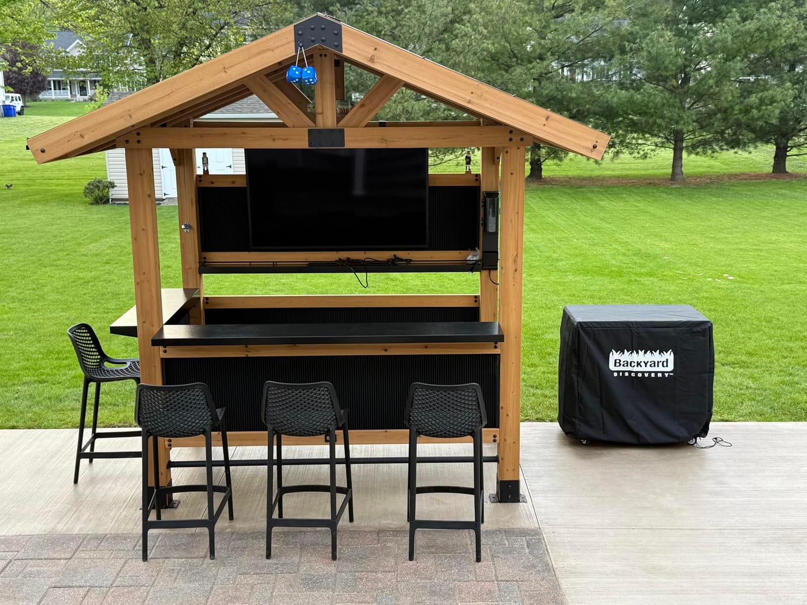 Backyard Discovery Palisade 9' x 6' Cedar Wood Outdoor Bar Set with Galvanized Steel Roof, Bar Top, Shelving, Snow Load Support, Wind Resistance, PowerPort for Patio, Deck, Entertaining customer photo 2