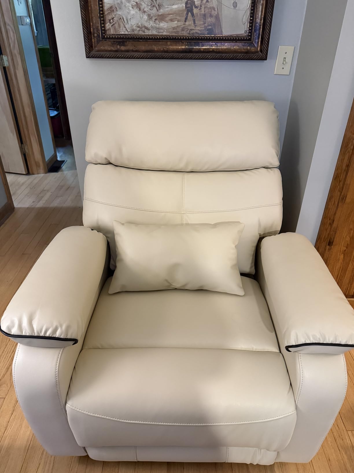 Dual Motor Power Lift Recliner Chair for Adult & Elderly, Infinite Position Lay Flat Lift Chair with Heat & Massage, Cup Holder, Lumbar Pillow, Wireless Charger, USB Ports, Leather (Beige) customer photo 1
