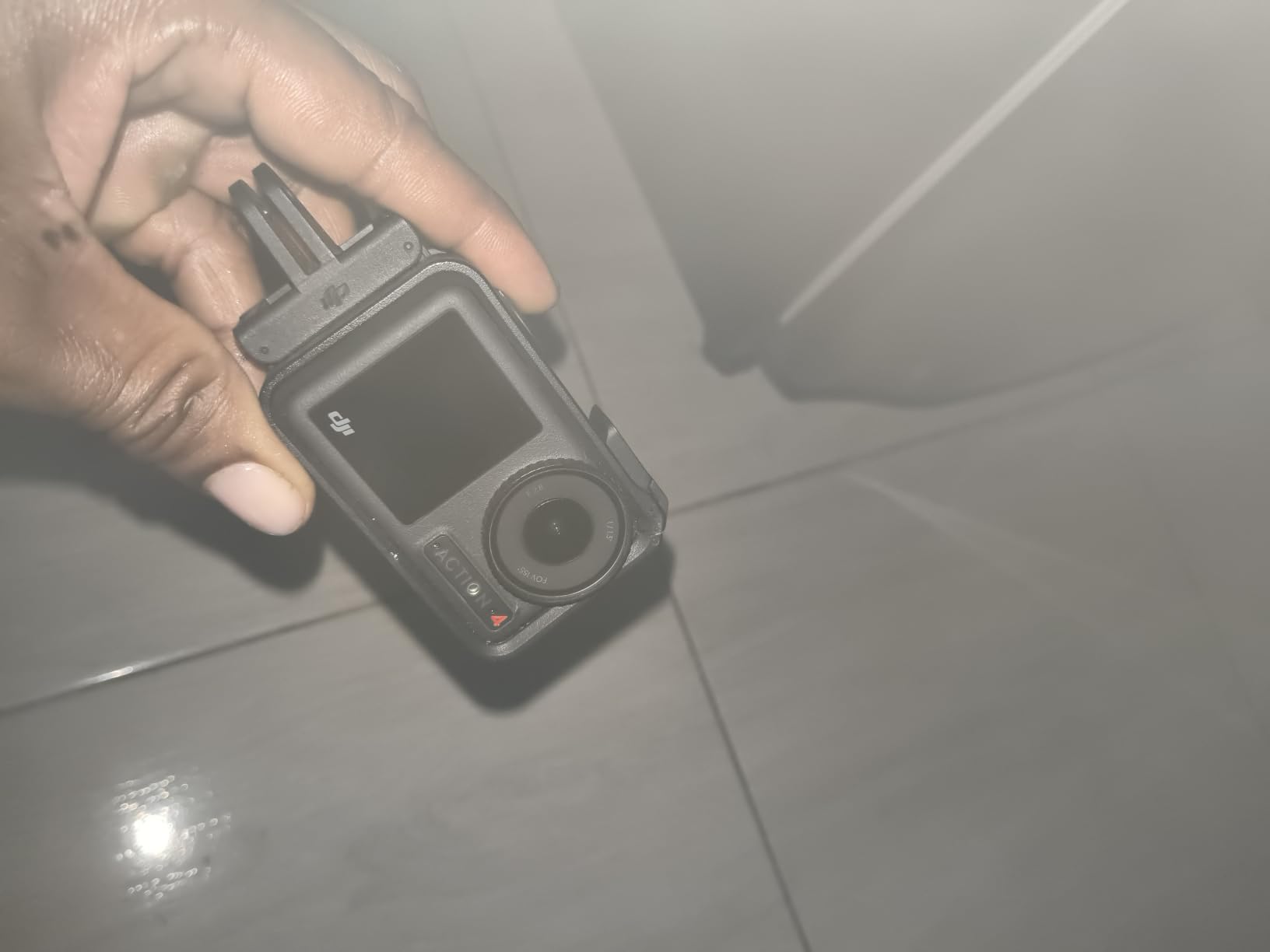 DJI Osmo Action 4 Essential Combo, Waterproof Action Camera Vlogging Camera | 1/1.3 inch Sensor, 4K/120fps Video, Stunning Low-Light Imaging, 10-bit & D-Log M Color Performance, Long-Lasting 160 Mins customer photo 1