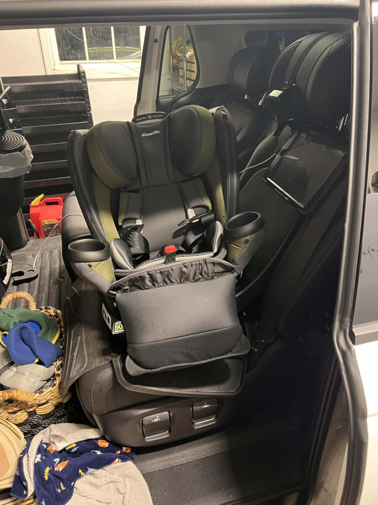 Evenflo Revolve360 Extend All-in-One Rotating Car Seat with Quick Clean Cover, Rear-Facing, Forward-Facing, Highback Booster Mode, Infant to 12 Years (Revere Gray) customer photo 2