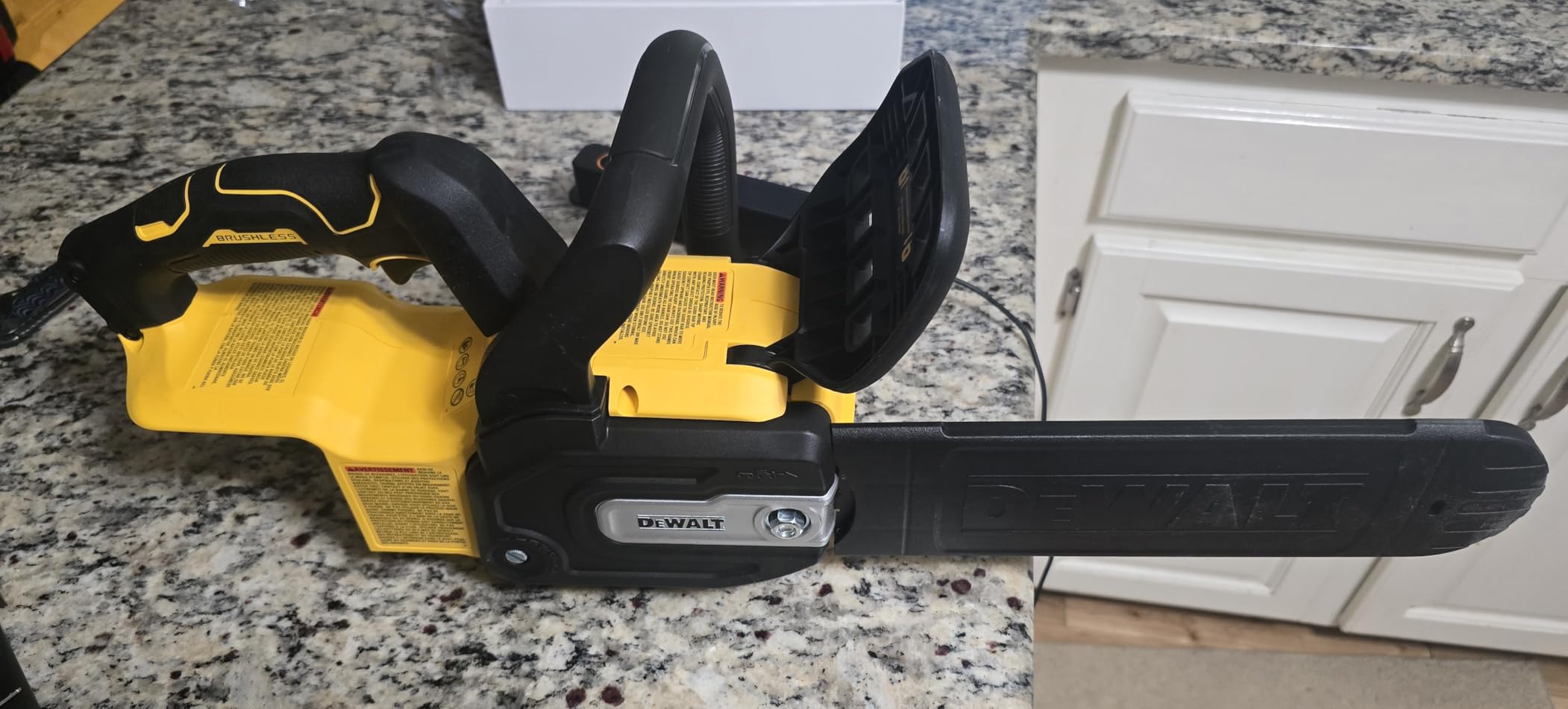 DEWALT 20V MAX 12 in. Cordless Battery Powered Chainsaw (Tool Only) customer photo 1