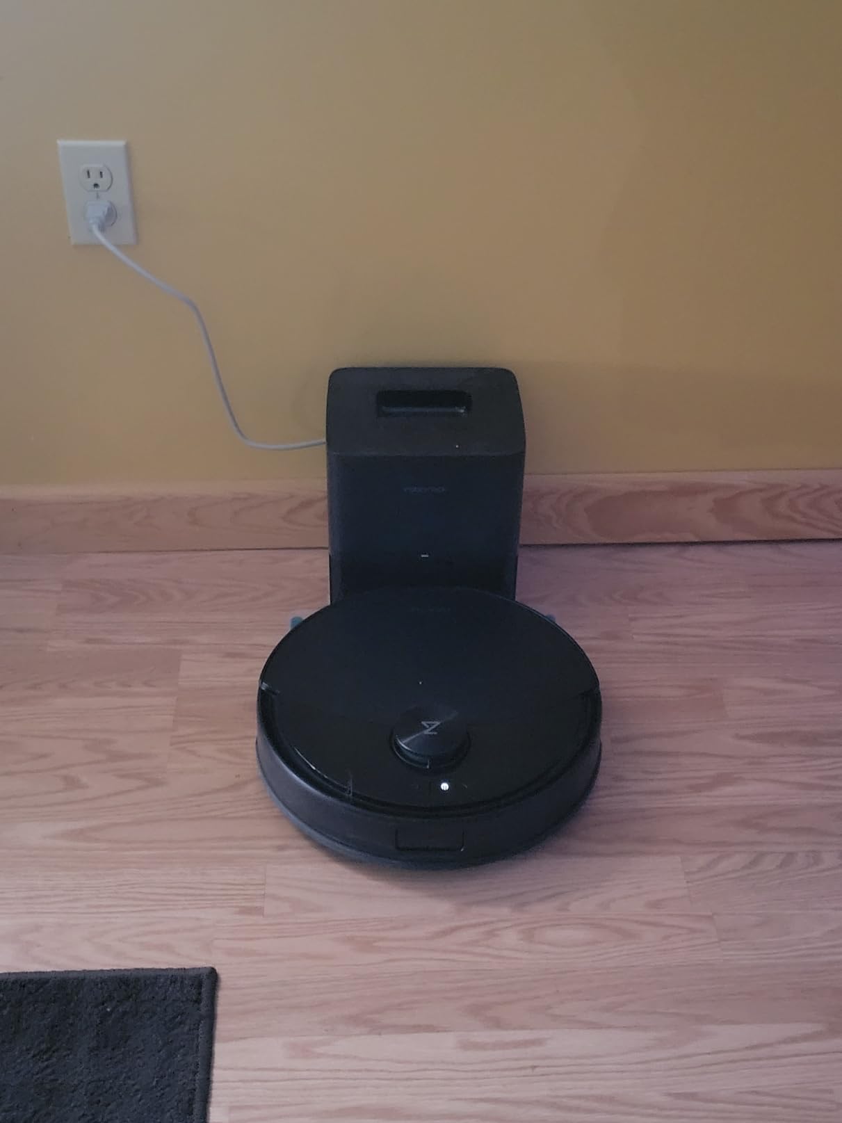 roborock Q10 S5+ Robot Vacuum and Mop, 10,000Pa Suction | Upgraded from Q8 max+, 70-Day Self-Emptying, Obstacle Avoidance, Sonic Mopping, Dual Anti-Tangle Design, Auto Mop Lift, Black customer photo 2