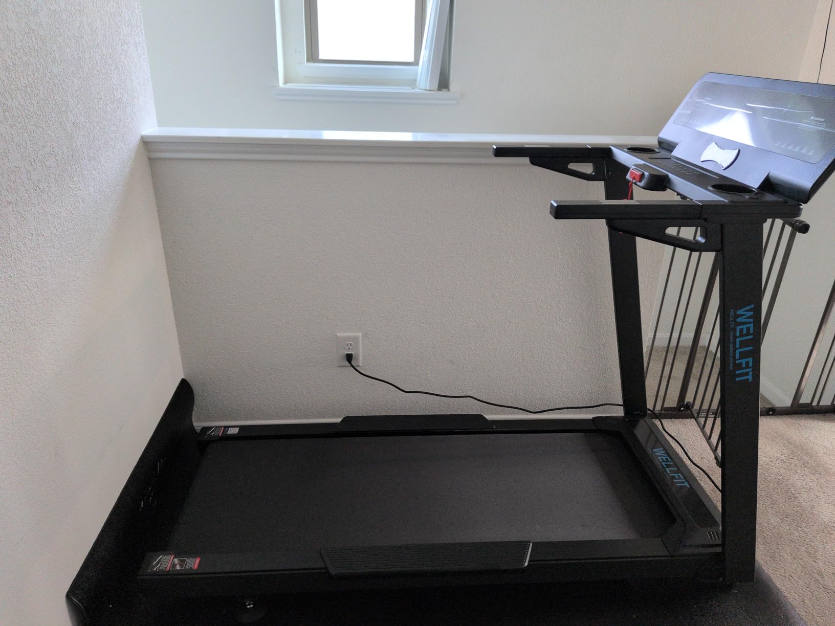Auto Incline Treadmill, 15% Incline Heavy Duty Treadmill for Home | 4.5HP, 10 MPH, 500 lbs Capacity, 20'' x 55'' Running Area customer photo 1