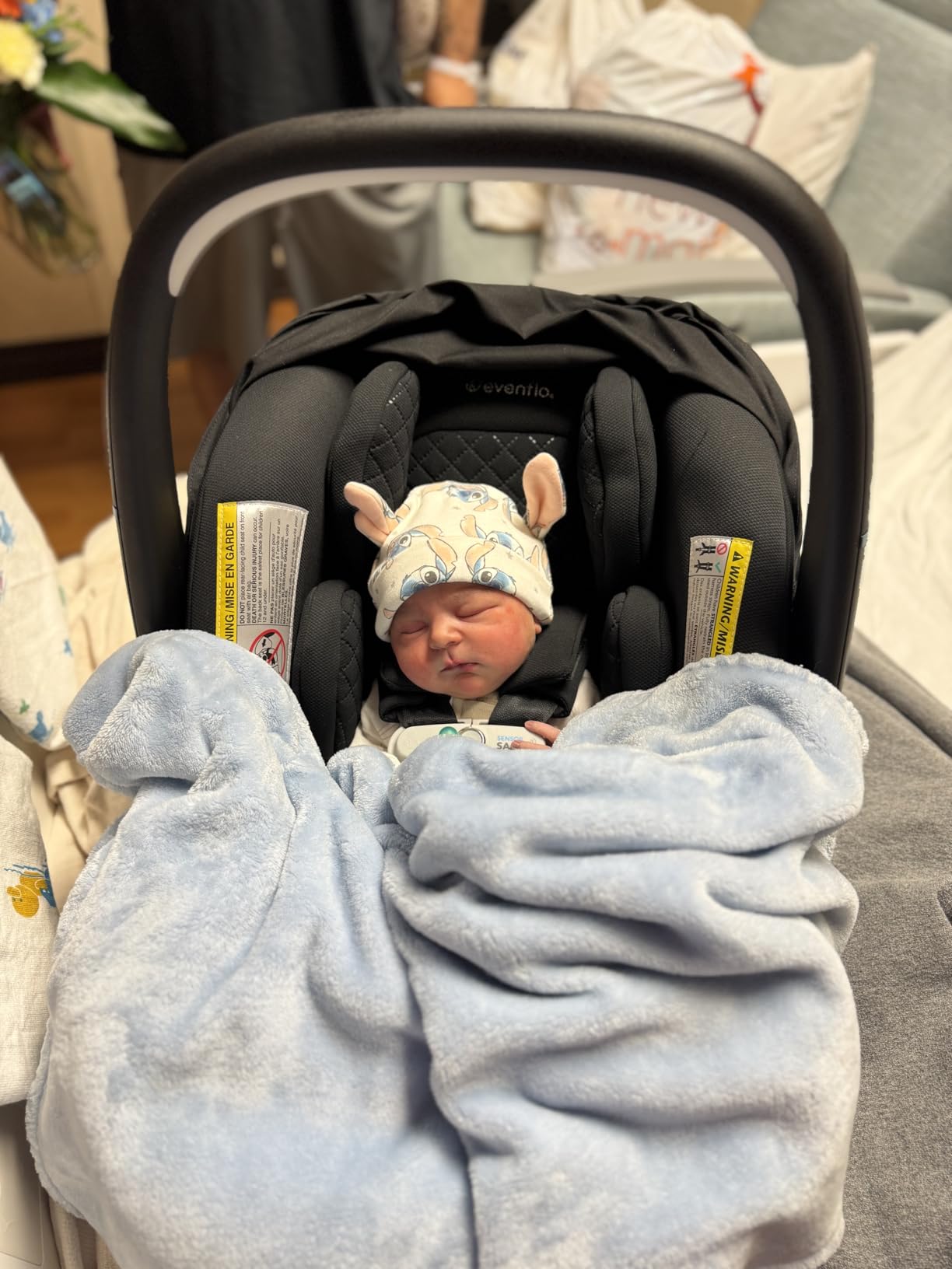 Evenflo LiteMax NXT Preemie and Infant Car Seat, w/ SensorySoothe, Green & Gentle Fabric, & SensorSafe Technology, Rear-Facing Lightweight, 3-30lbs, Birth-2 Years (Agate) customer photo 1