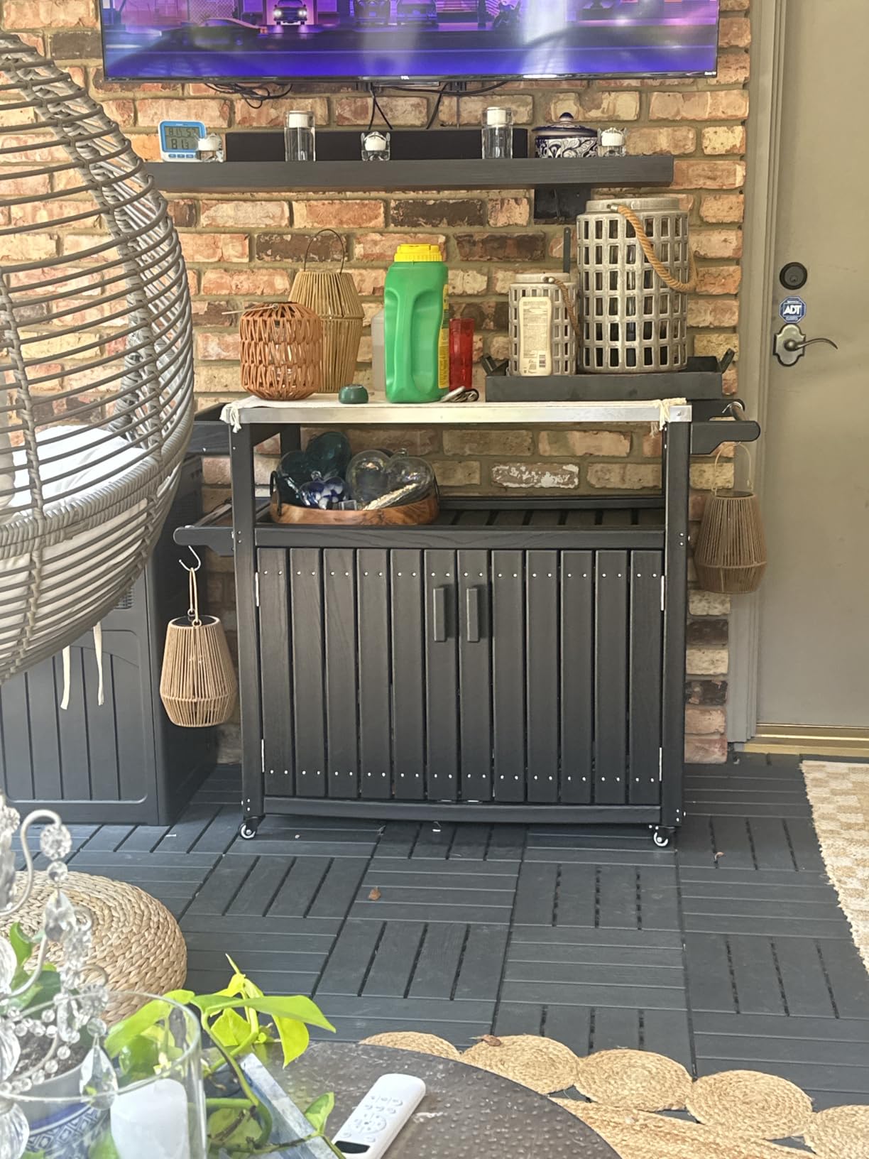 Outsunny Outdoor Bar Cart with Storage Cabinet, Stainless Steel Top Kitchen Island on Wheels, HDPE Outdoor Bar Table, Movable Patio Beverage Food Prep Table for BBQ Picnic, Brown customer photo 2