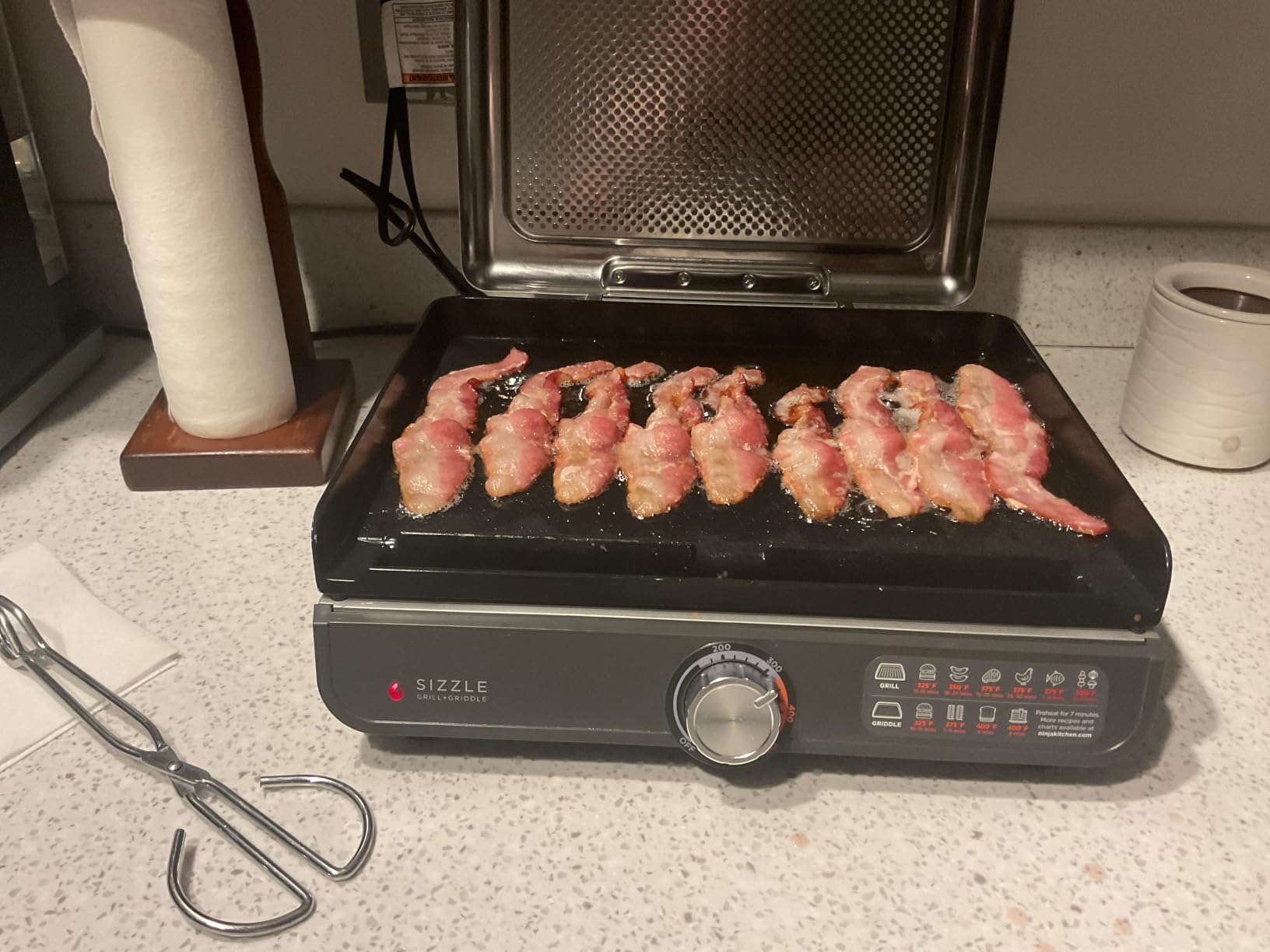 Ninja Sizzle Pro XL 20-Inch Indoor Griddle + Grill, Detachable Ventilated Lid, Grease Control, Ceramic Nonstick Plates, Even Edge Cooking, Extra Large Capacity, Versatile, Silver, GX101 customer photo 1