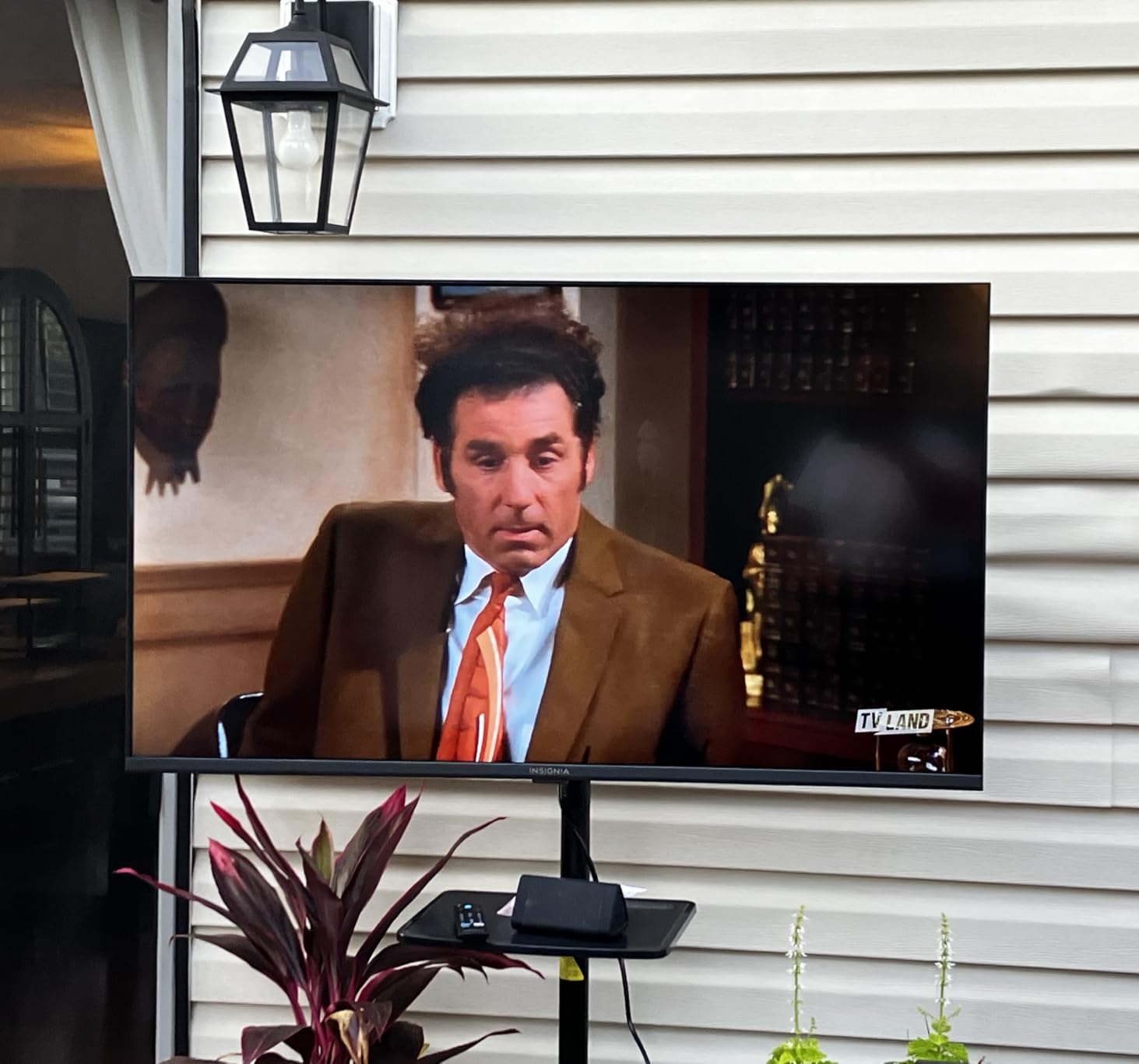 INSIGNIA 65-inch Class F50 Series LED 4K UHD Smart Fire TV with Alexa Voice Remote (NS-65F501NA26) customer photo 1
