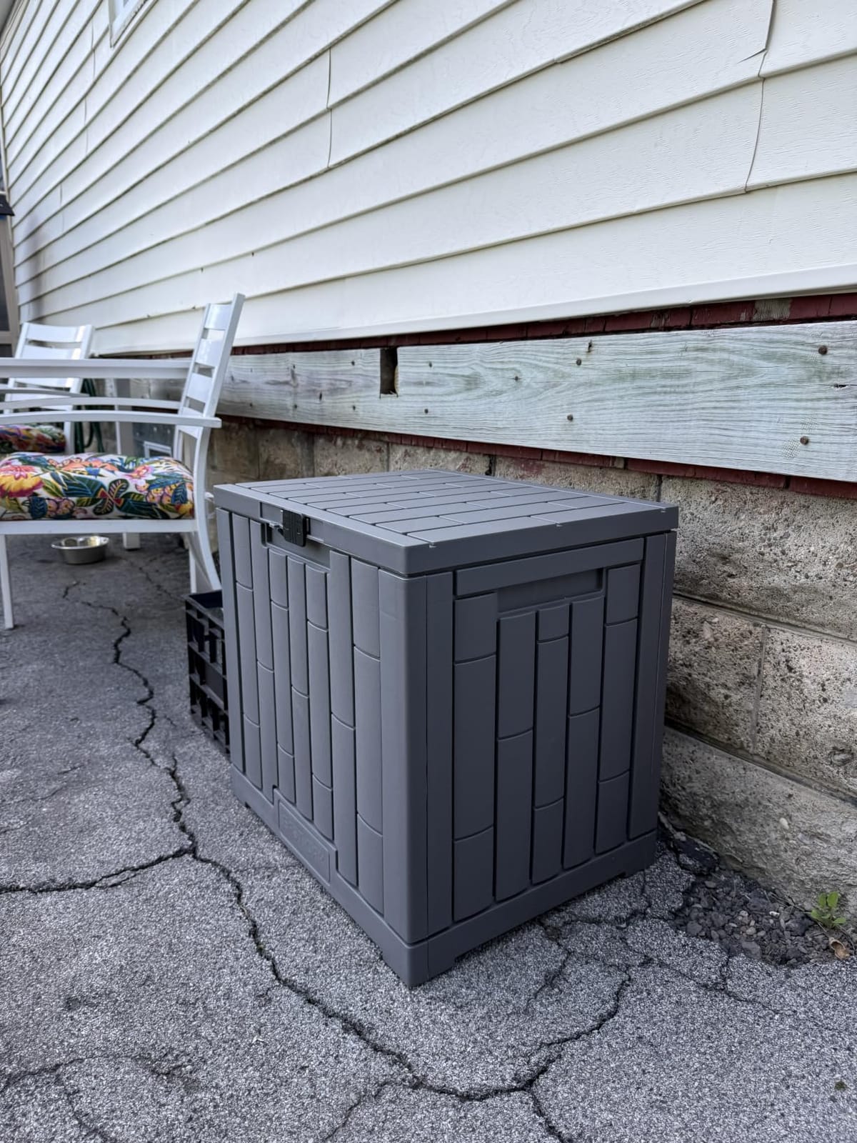 EAST OAK 120 Gallon Outdoor Storage Box - Large Resin Deck Box with Reinforced Stainless Steel Support customer photo 1