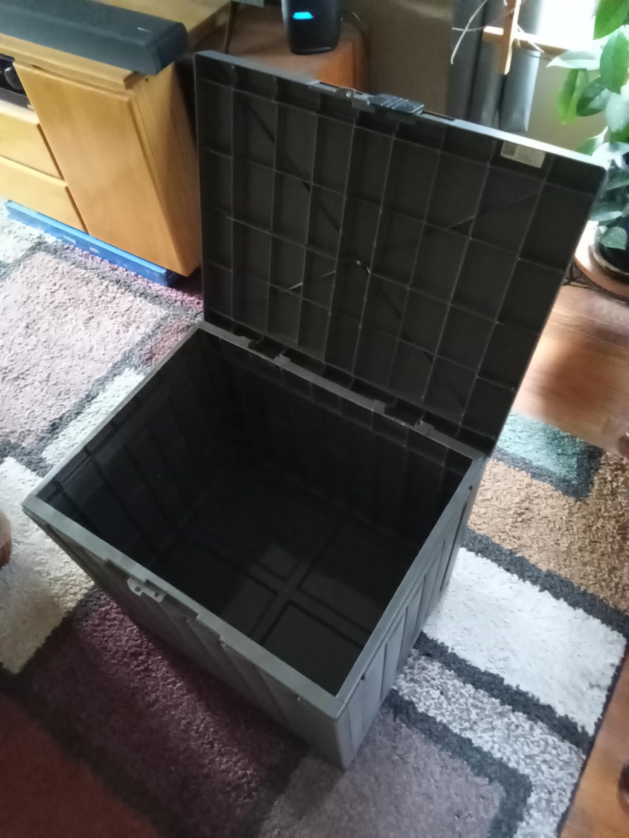 EAST OAK 120 Gallon Outdoor Storage Box - Large Resin Deck Box with Reinforced Stainless Steel Support customer photo 2