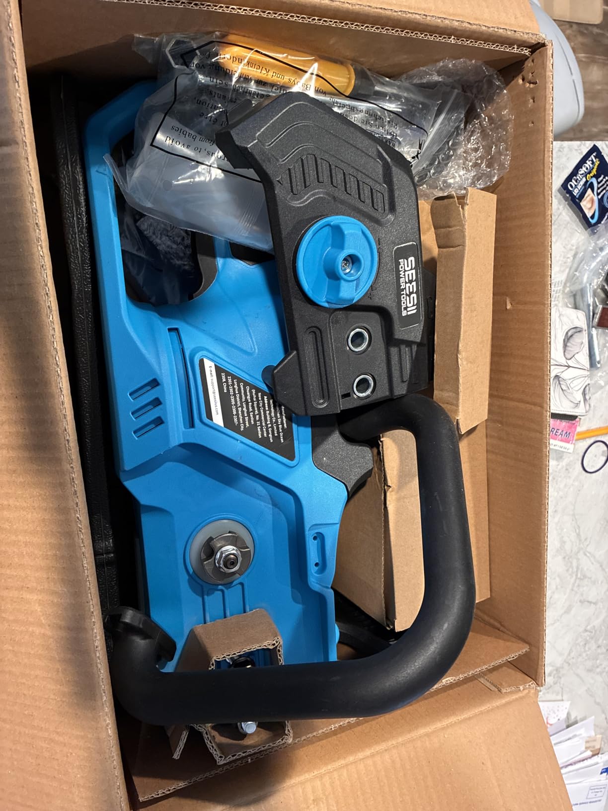 SEESII 40V 16-Inch Cordless Electric Chainsaw, 2000W Brushless Chain Saw | 2×40v 4000mAh Batteries & Chargers, Auto Oiler, Battery Powered Chain Saw for Tree Trimming, Wood Cutting, Yard Work customer photo 2