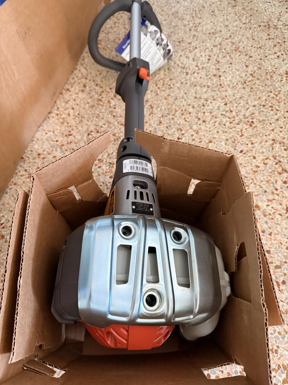 Husqvarna 525ECS Professional Lawn Edger Tool | 25.4cc X-Torq engine, heavy-duty edger head, ergonomic curved shaft customer photo 2