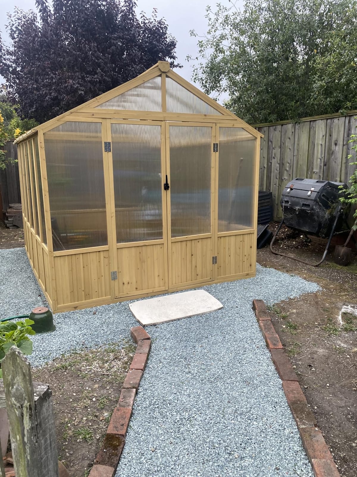 Jocisland 8x9.5x7.5 Ft Wooden Greenhouse, Pre-Assembled Solid Cedar Frame, Walk-in Design, Lockable Door, Adjustable Roof Vents, Polycarbonate Panels for Outdoor, Garden, Backyard customer photo 2