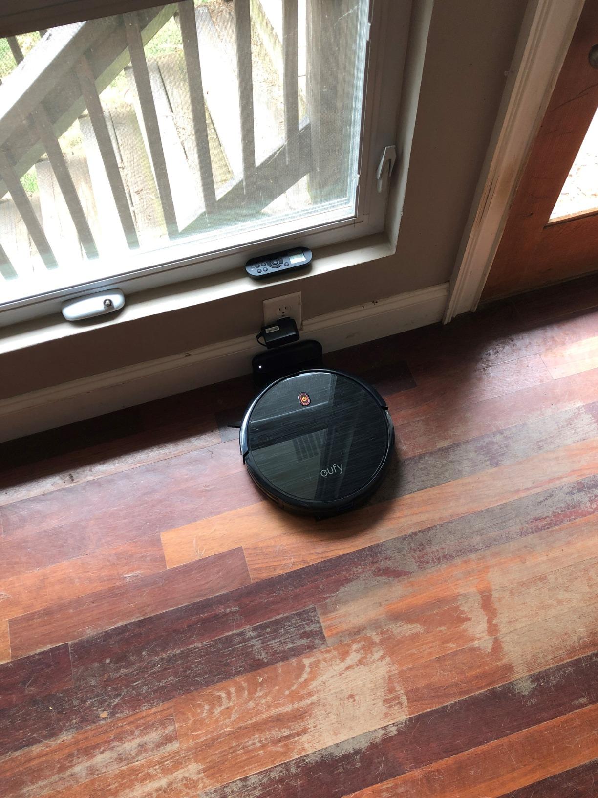 eufy E25 Robot Vacuum and Mop Combo, 20,000 Pa, HydroJet Roller Mop | Extendable Side Brush, Zero-Tangle for Pet Hair, All-in-One Station, AI Obstacle Avoidance, Edge-to-Corner Cleaning customer photo 2