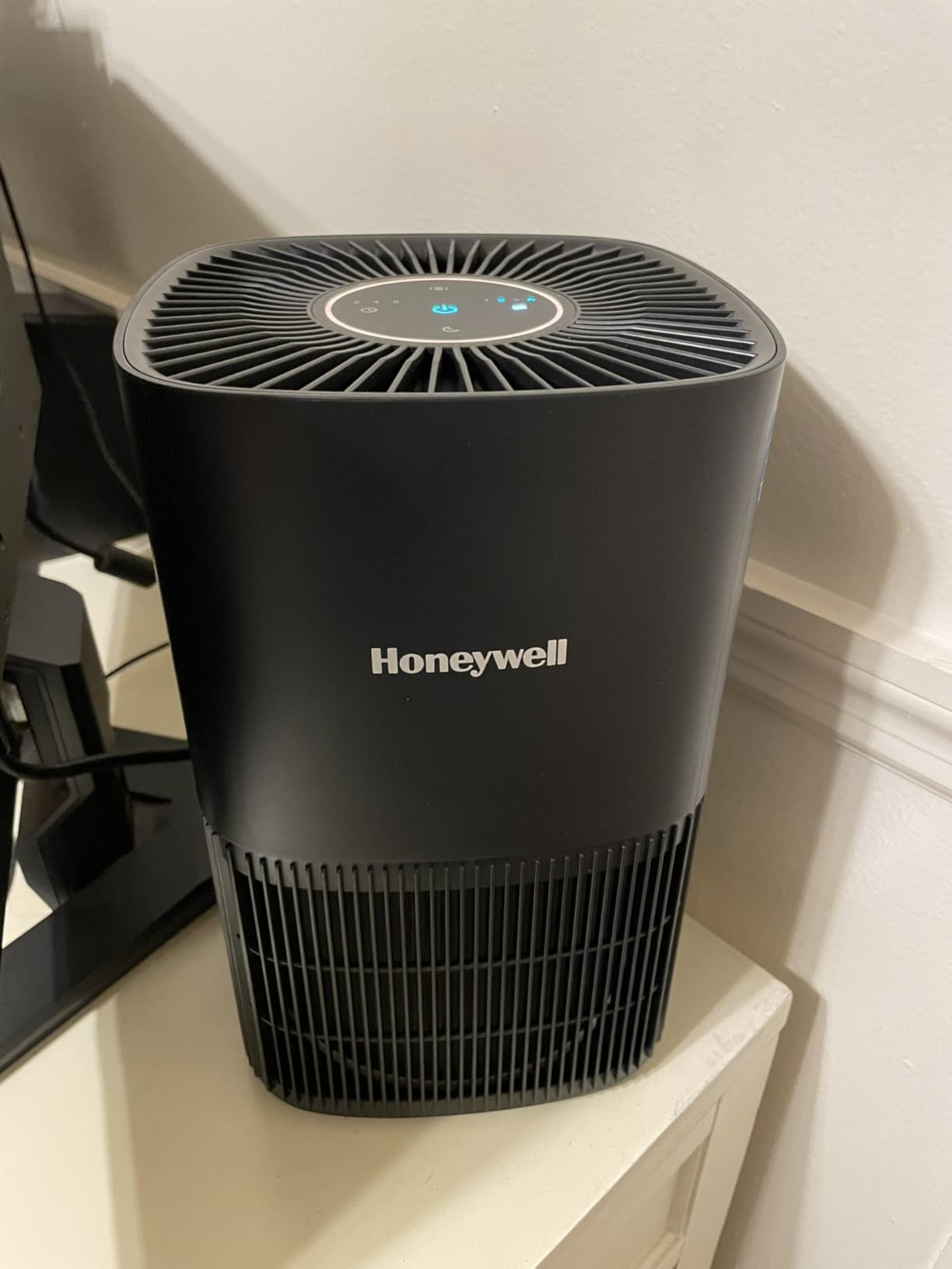 Honeywell Allergen Plus Compact HEPA Small Room Air Purifiers, Black | Honeywell air purifiers for home, Up to 530 ft², Quiet HEPA air purifiers for bedroom, 3-in-1 filter, HPA125B customer photo 1