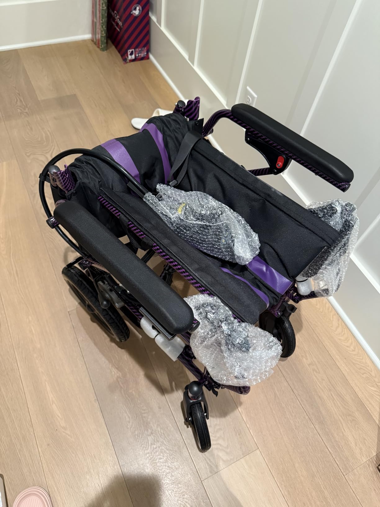 Lightweight Electric Wheelchair for Adults, Foldable Wheelchair for Adults, 360W Dual Motor Motorized Wheelchair with 15 Miles Long Travel Range, Maximum Speed 6KM/H, Support 286 lbs (Purple) customer photo 1