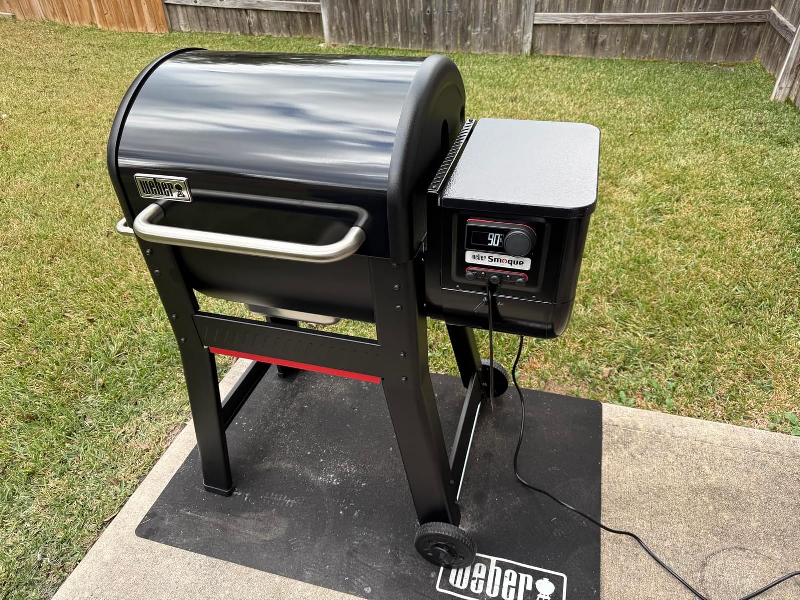 Weber Smoque 22-Inch Pellet Smoker, Pellet Grill | Outdoor BBQ Pellet Smoker, Up to 500F with SmokeBoost, SmoqueVent Airflow System & Rapid React PID Temperature Control customer photo 2