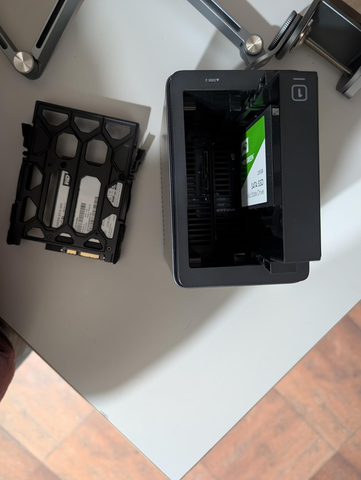 UGREEN NAS DH2300 2-Bay Desktop NAS, Support Capacity 64TB (Diskless) | Remote Access, AI Photo Album, Beginner Friendly System, 4GB RAM on Board,1GbE, 4K HDMI, Network Attached Storage (Diskless) customer photo 2