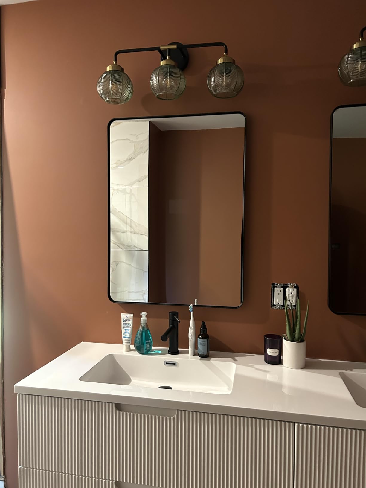 MOKATNG Bathroom Light Fixtures, 3-Light Green Vanity Lights with Unique Leaf Texture Glass Shade, Modern Matte Black and Gold Bathroom Wall Lamp for Mirror Hallway Cabinet Living Room customer photo 1