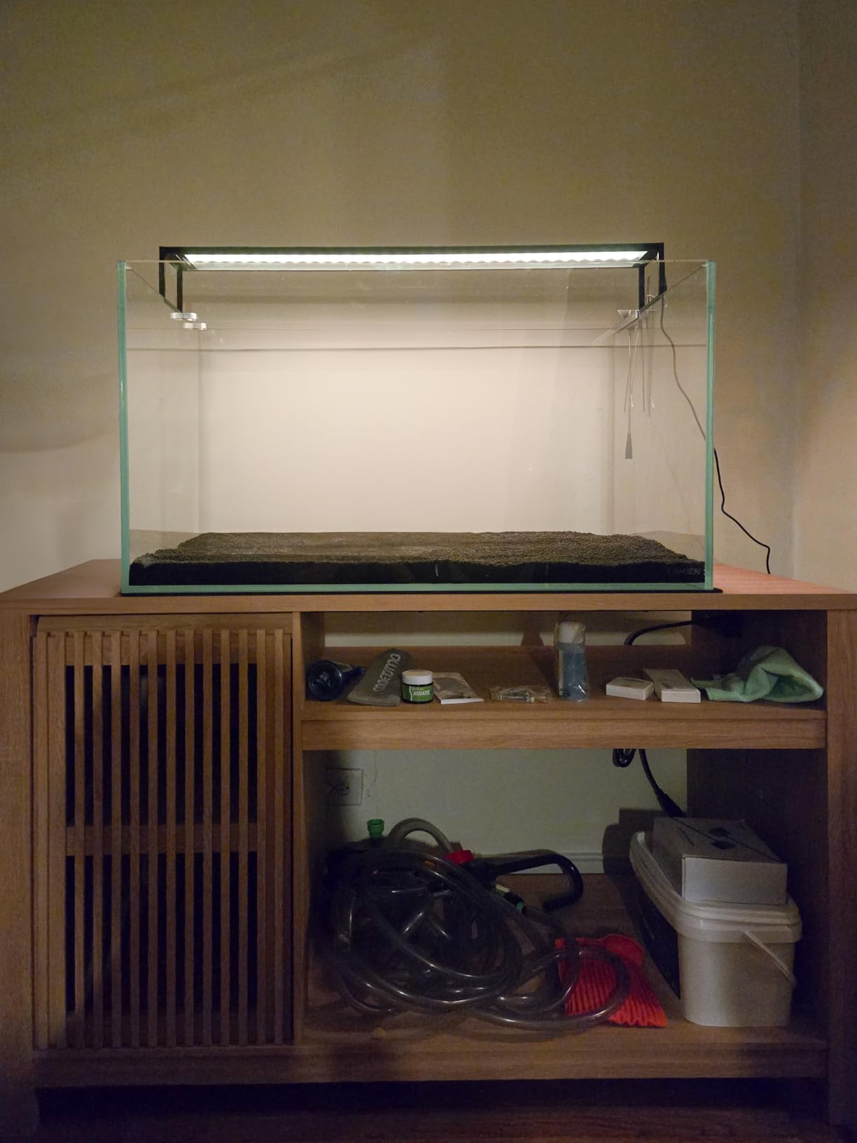 INNOD 55-75 Gallon Fish Tank Stand with Power Outlet, Aquarium Stand with Cabinet, Heavy Duty Reptile Tank Stand Table for Fish Accessories Storage for Reptile Tank, Turtle, Reptil Terrarium customer photo 1