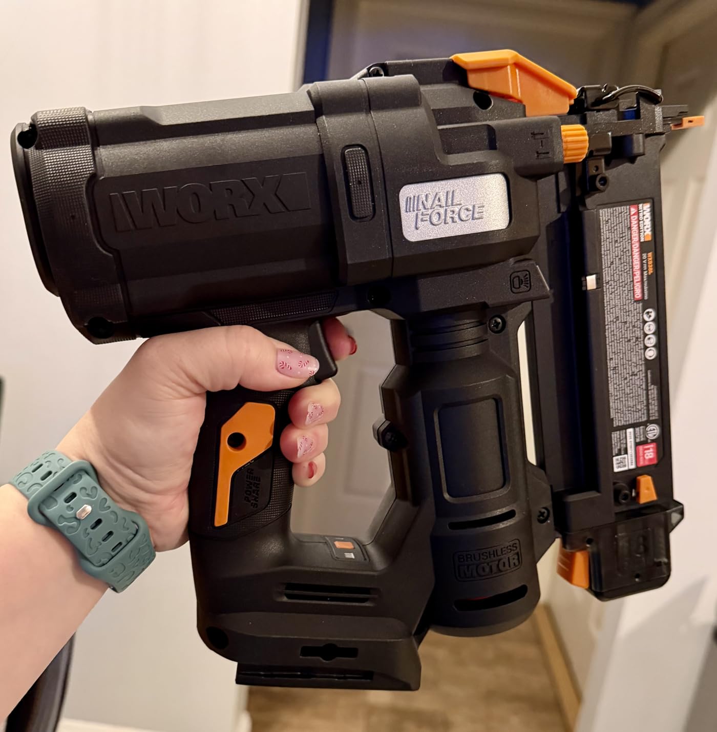WORX Cordless Brad Nailer, 20V 18GA Brushless Nail Gun, WX838L.1 | Drives up to 2-1/8 in into Hardwood, Narrow Nose and 3 LEDs, 3000 Nails, 2.0Ah Battery and Charger Included, PowerShare customer photo 1