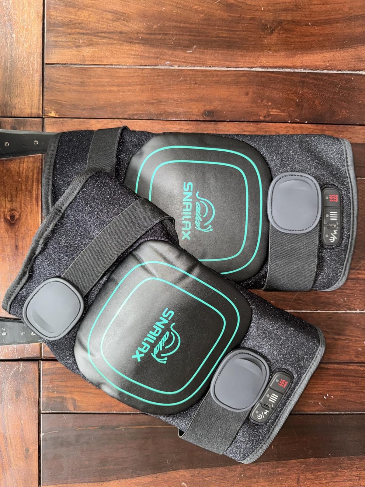 Snailax Knee Massager with Heat, Red Light & Vibration Knee Heating Pad, Heated Knee Wrap, Gift for Mom Dad Men Women customer photo 2