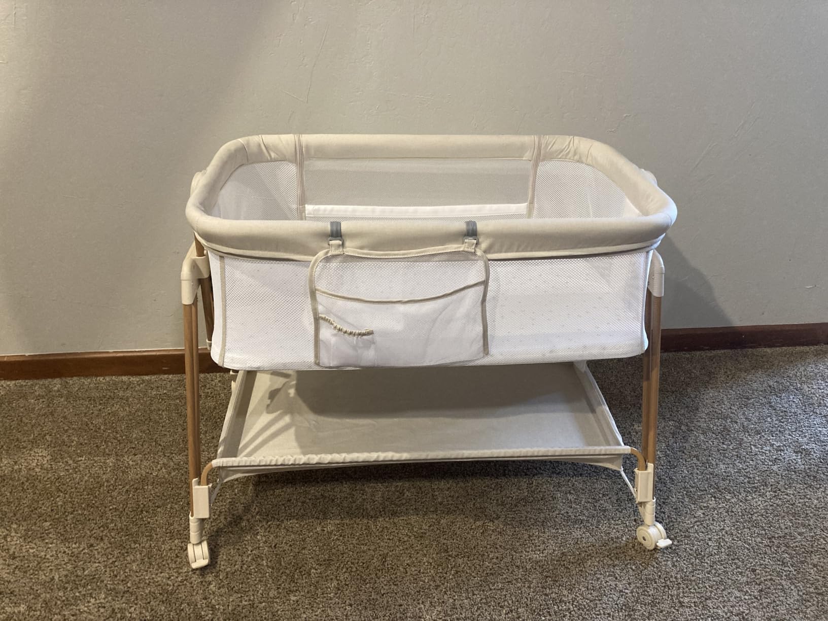 Fodoss Baby Bassinets Bedside Sleeper - 3-in-1 Stable Bassinet for Newborns | Soft Mattress, Storage Tray, Full-Mesh Sides, 7-Height Adjustable Bassinet Crib with Wheels customer photo 1