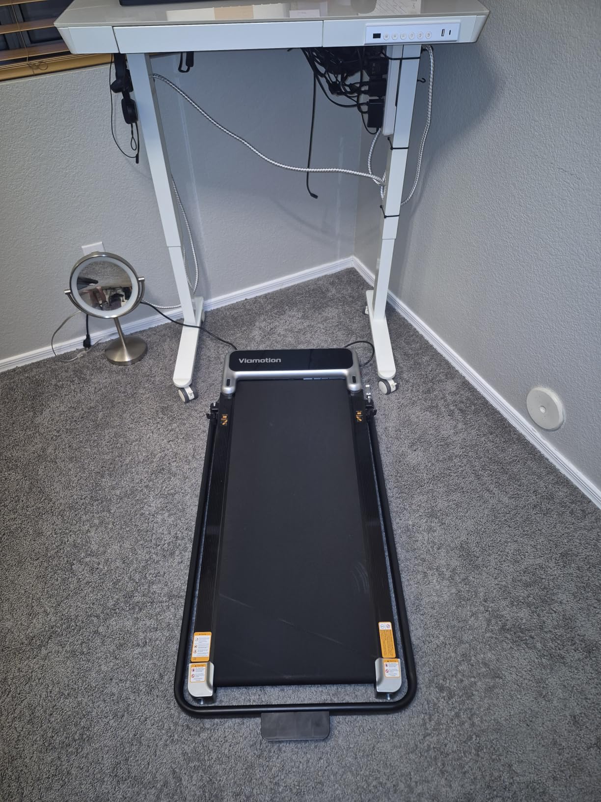 Walking Pad Treadmill with Handle Bar and Adjustable Incline, Compact Portable Treadmills for Home Office, 2.5HP Quiet Anti-Slip Under Desk Treadmills, 0.6-3.8 MPH Remote Speed Control customer photo 1