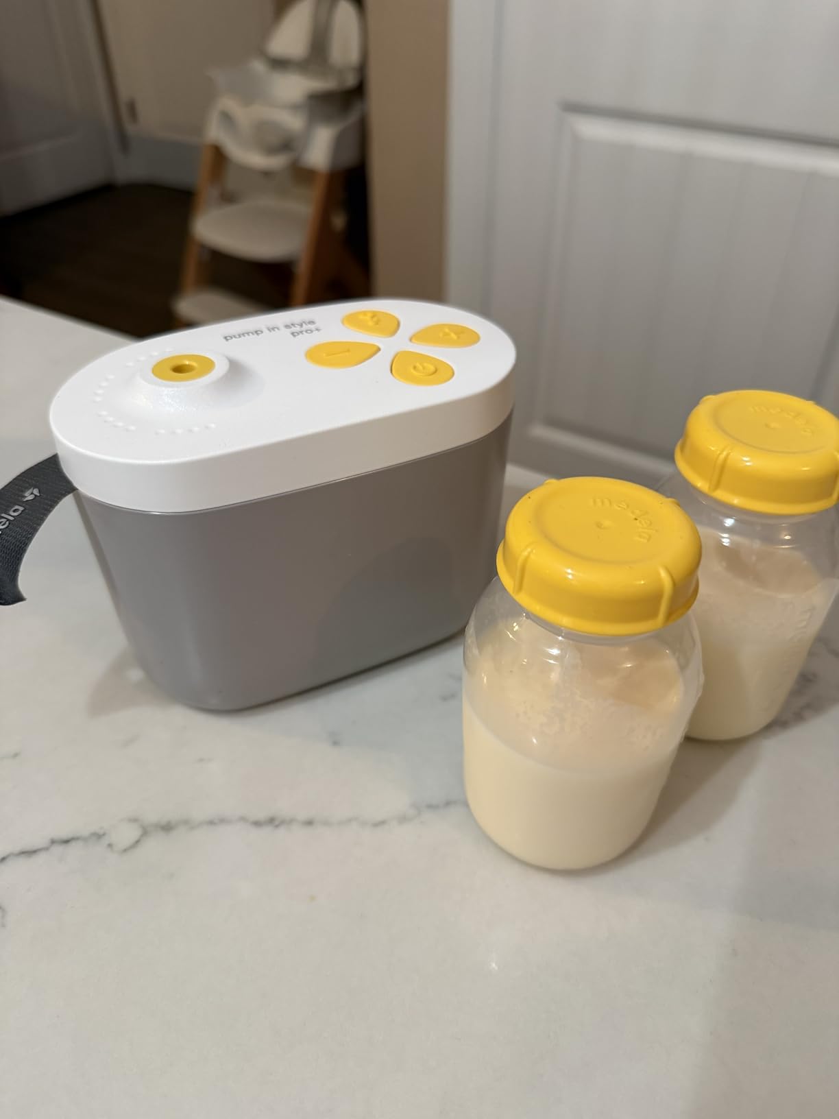 Medela Pump in Style Pro+ Electric Breast Pump, Hospital Grade,Rechargeable | Hospital Performance, Bottles & Flanges, Enhanced Comfort, BPA-Free, Rechargeable, Lightweight customer photo 2