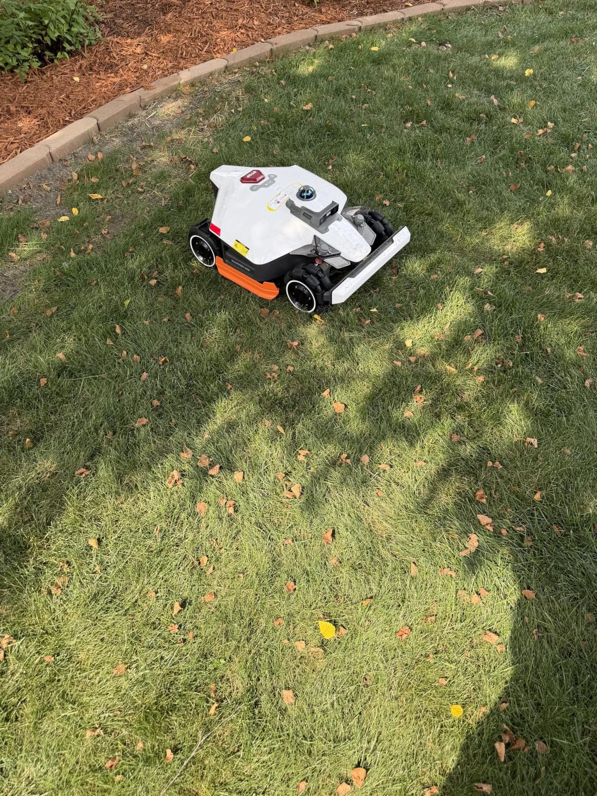 Mammotion LUBA 3 AWD 3000H Robot Lawn Mower, 0.75 Acre, 360° LiDAR+NetRTK+AI Vision, AWD for 80% Slopes, 30 Multi-Zone Management customer photo 1