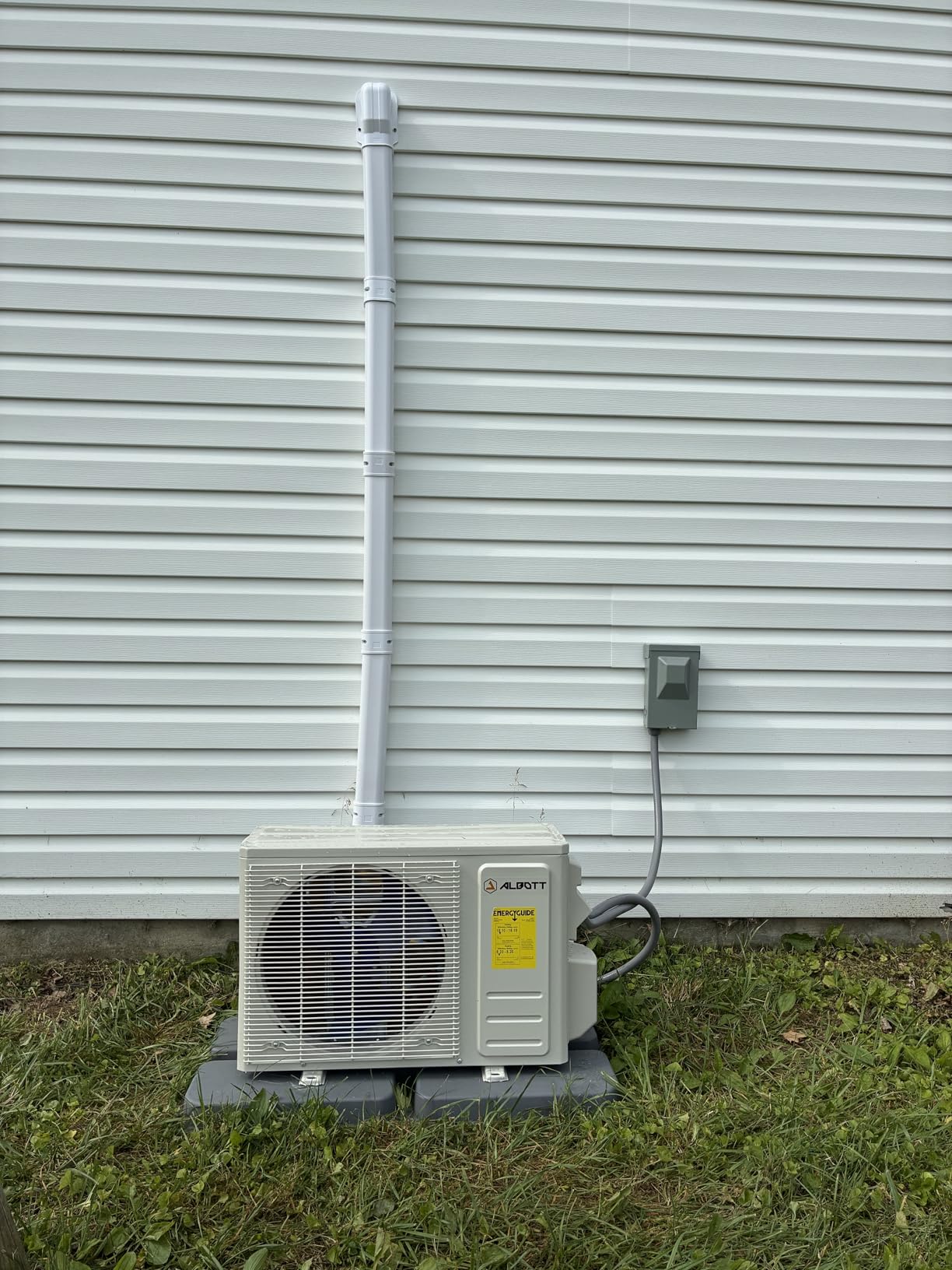 Albott 12,000 BTU Mini Split Air Conditioner and Heater SEER2 18, 115V customer photo 2