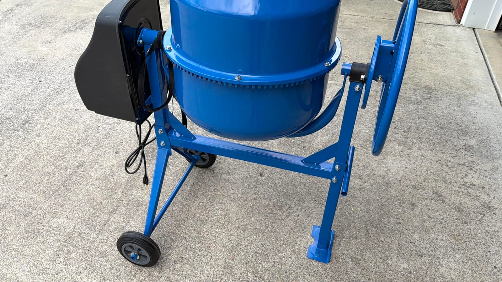 LDHTHOPI 5.3 Cu.Ft Portable Concrete Mixer, 750W (1HP) Heavy Duty Cement Mixing Machine with Wheels & Stand customer photo 1