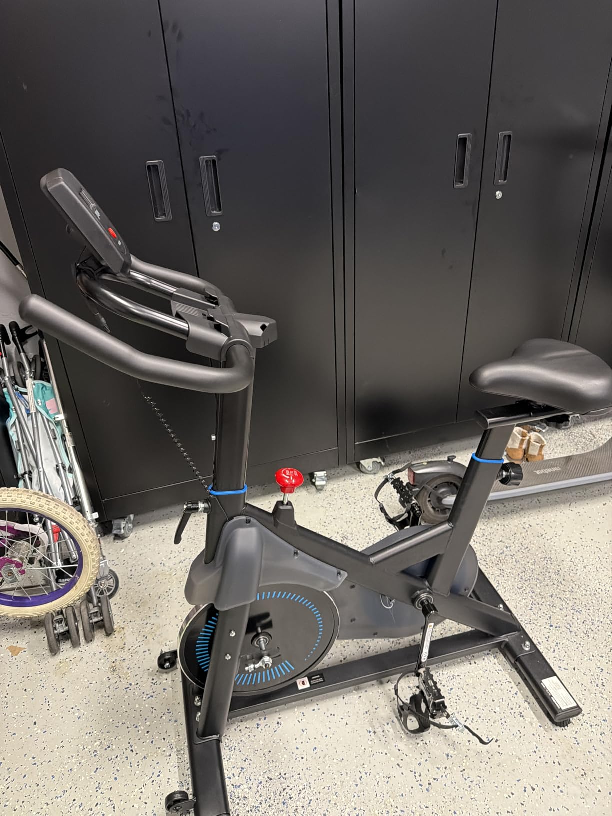 Exercise Bike, Wenoker Magnetic Stationary Bike for Home App Sync Indoor Bike with Adjustable Seat and Handlebar, Transport Wheels and Fitness Courses for Weight Loss customer photo 2
