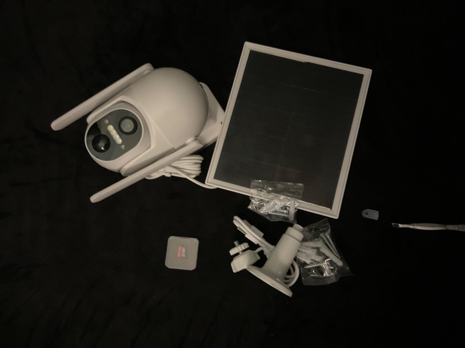 ELYSOO Dual Lens 4G LTE Cellular Security Camera, 2K HD Video, No WiFi Needed, 360° View Camera with Night Vision, Easy to Install, PIR Alarm, Built-in SIM Card(Supports Verizon/AT&T/T-Mobile) - White customer photo 2
