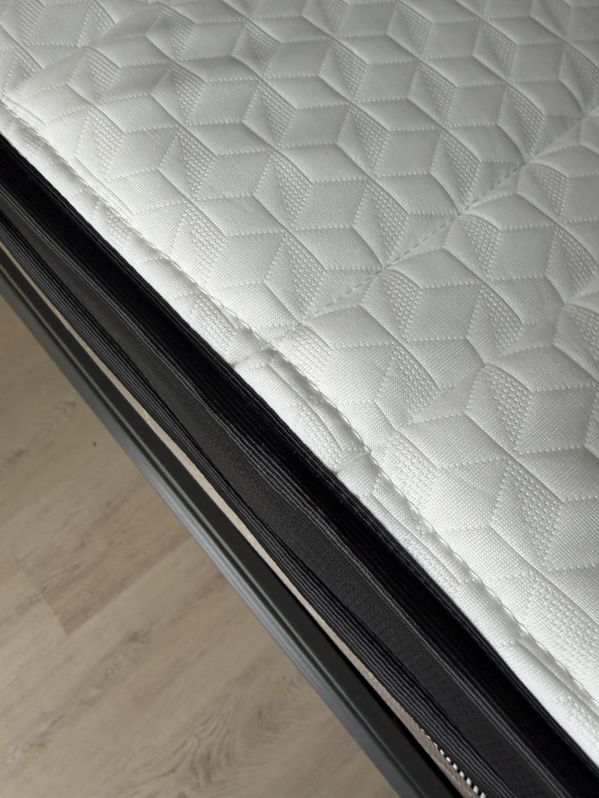 Novilla King Mattress 14 Inch, Cooling Hybrid Mattress with Upgraded Coils | Gel Memory Foam, Enhanced Support, Motion Isolation, Pressure Relief, CertiPUR-US Certified Mattress in a Box customer photo 2