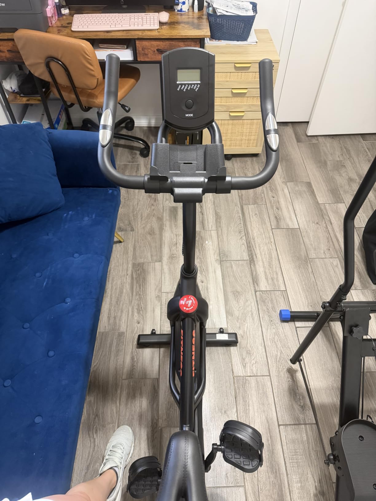 CURSOR FITNESS Exercise Bike, Brake Pad Stationary Bike for Home with Exclusive App, Stationary Bikes for Home with 300 lb Weight, Indoor Cycling Spin Bike Workout Bike with Extra Comfort Seat customer photo 2