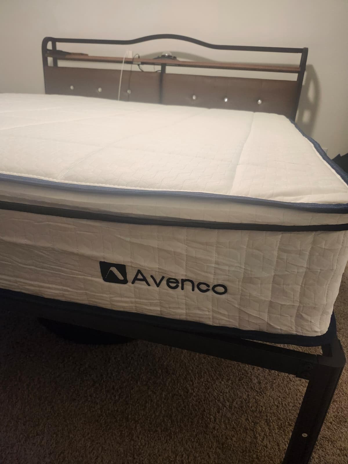 Avenco Queen Size Mattress 12 inch, Queen Hybrid Mattress in a Box | Individual Pocket Coils & Cooling Gel Memory Foam, Motion Isolation, Pressure Relief, CertiPUR-US Certified, Medium Firm customer photo 2
