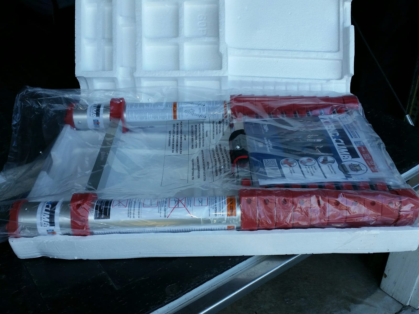 Xtend & Climb 560P+ Telescopic Ladder (10.5 FT - 225 LBS) customer photo 1