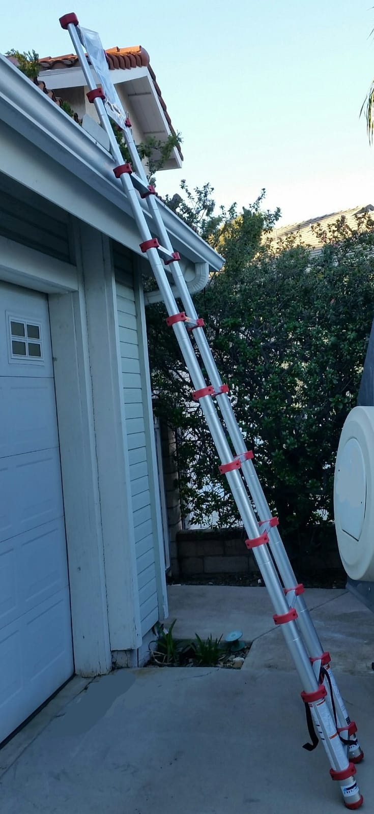 Xtend & Climb 560P+ Telescopic Ladder (10.5 FT - 225 LBS) customer photo 2