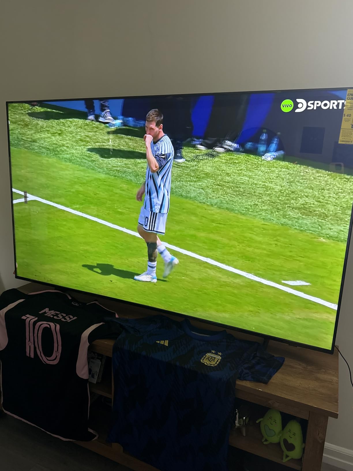 Samsung 75-Inch Class U8000H Series Crystal UHD, 4K, Smart TV, 2026 Model | Samsung Vision AI Companion, Crystal Processor 4K, Endless Free Content, Motion Xcelerator, Color Booster, 4K Upscaling customer photo 1