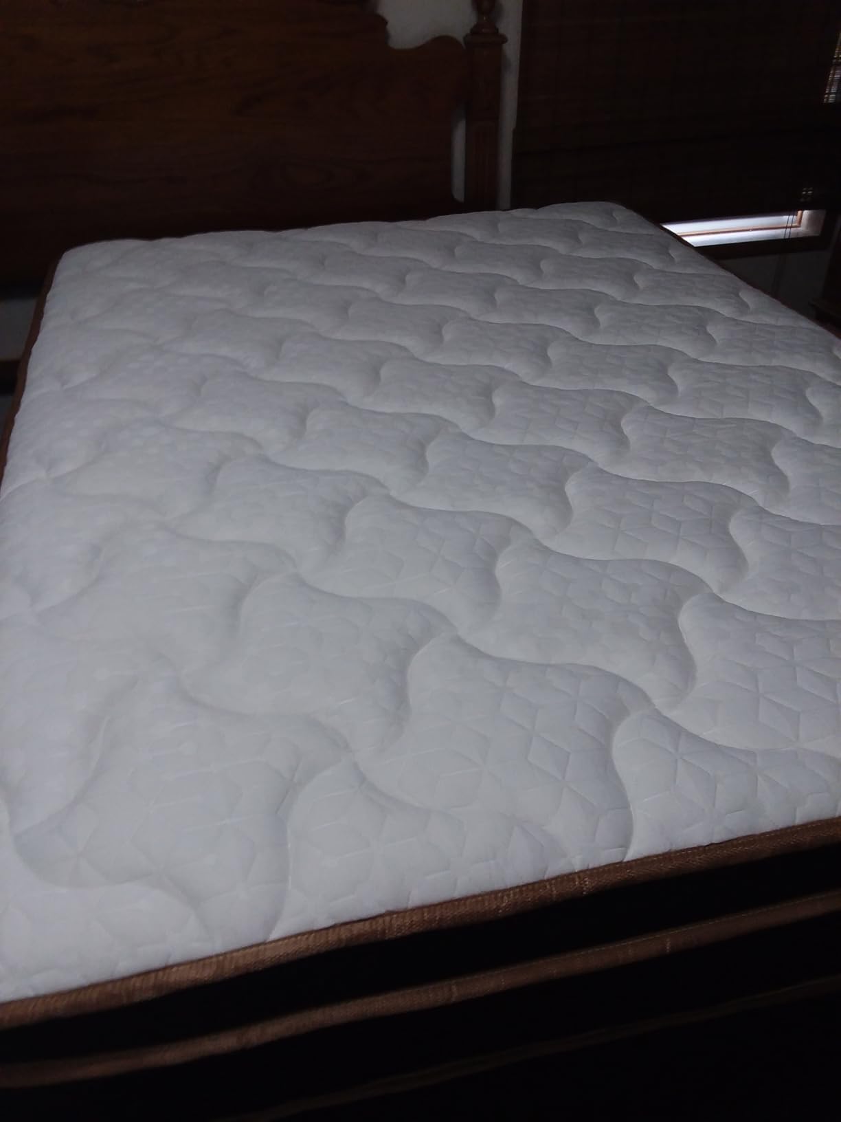 Queen Mattress 14 Inch, Luxury Hotel Cooling Hybrid Bed in a Box, Individual Pocket Springs, Motion Isolation, Targeted Hip/Shoulder/Lumbar Support, Fiberglass-Free, Ergonomic Zones, 365-Night Trial, CertiPUR-US customer photo 2