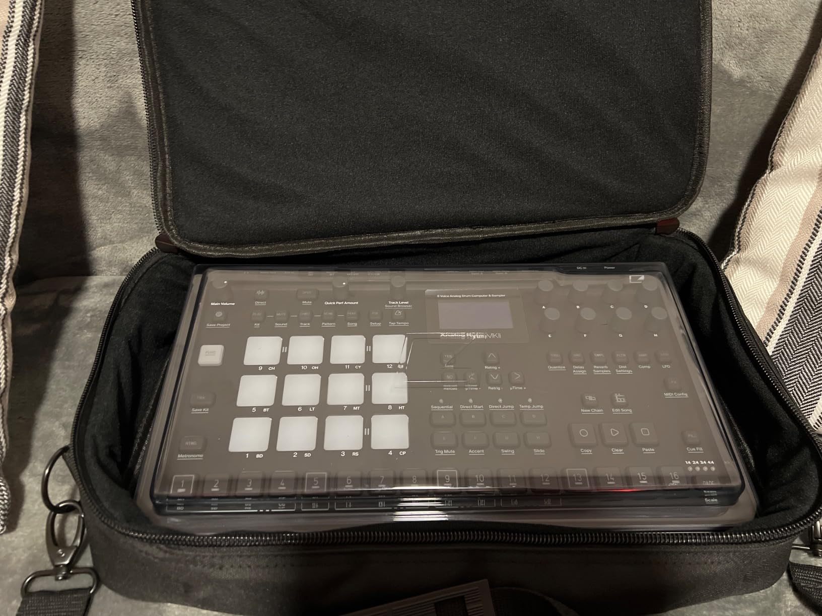 Gator Cases Gig Bag for Micro Controllers, Keyboards, and Multi-Effects Pedals, 23
