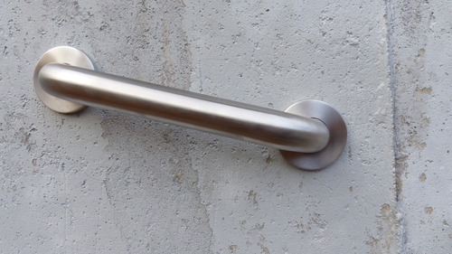 Moen 8912 Home Care 12-in Stainless Steel Grab Bar with Concealed Screws customer photo 2
