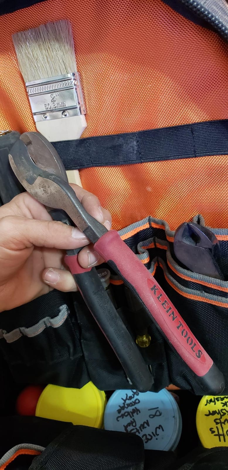 Klein Tools J63050 Journeyman Cable Cutter, Made in USA, Cuts Aluminum, Copper and Communications Cable with Shear-Type Jaws customer photo 2