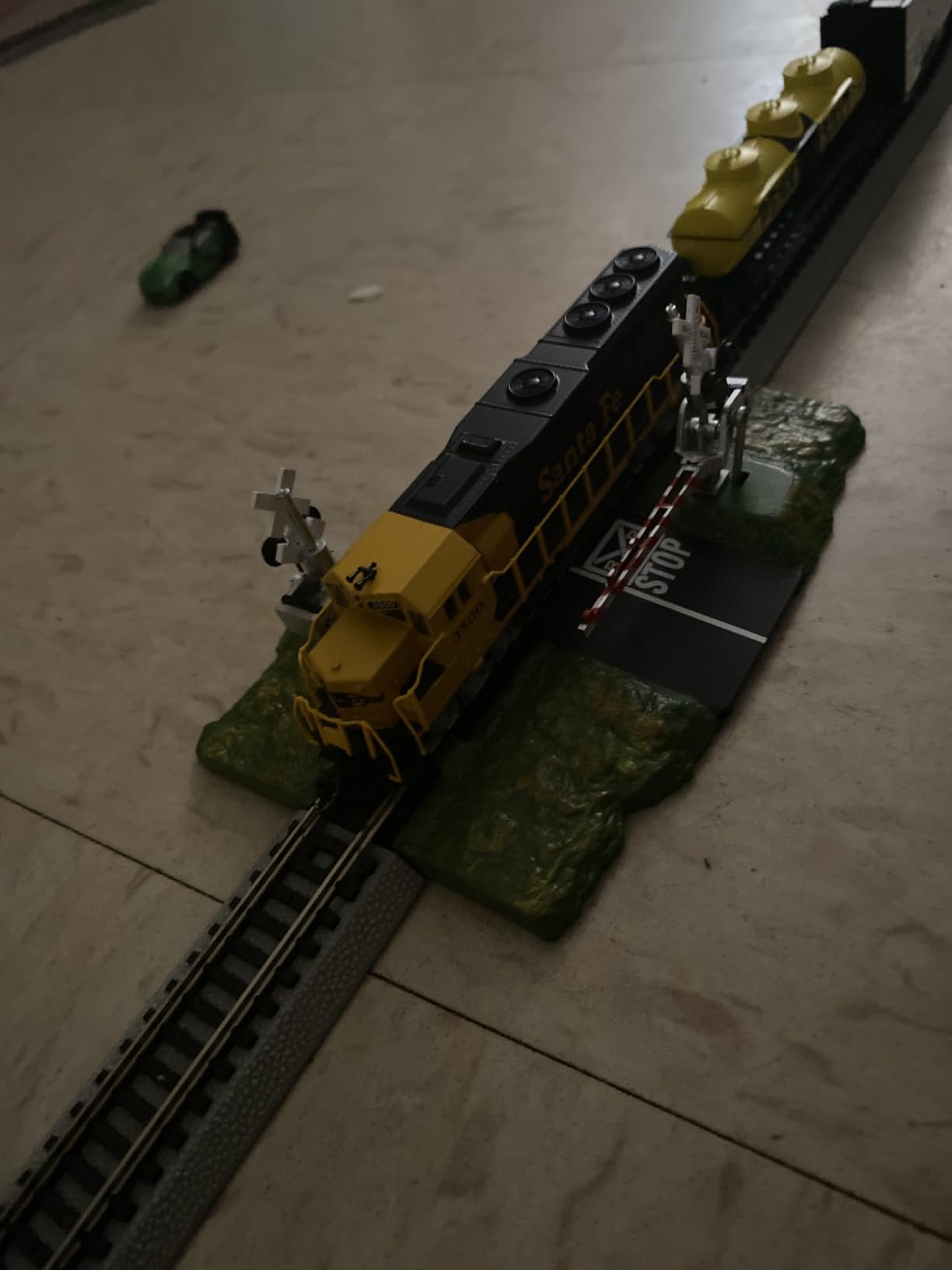 Bachmann Trains - Thunder Valley Ready To Run Electric Train Set - N Scale Multi ,Medium customer photo 2