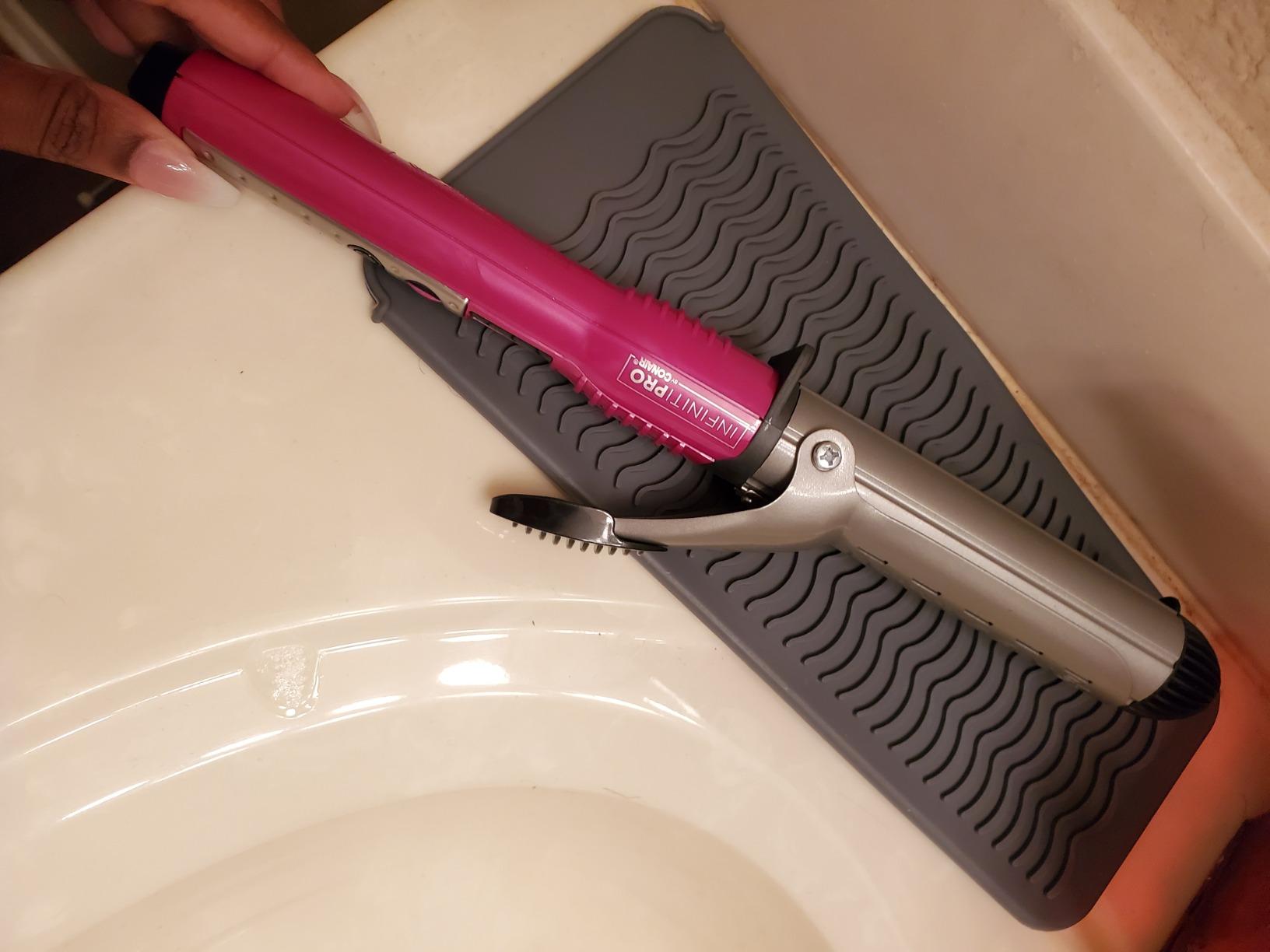 Conair INFINITIPRO Tourmaline 1 1/2-Inch Ceramic Curling Iron, 1 ½ inch barrel produces soft waves - for use on medium and long hair customer photo 2